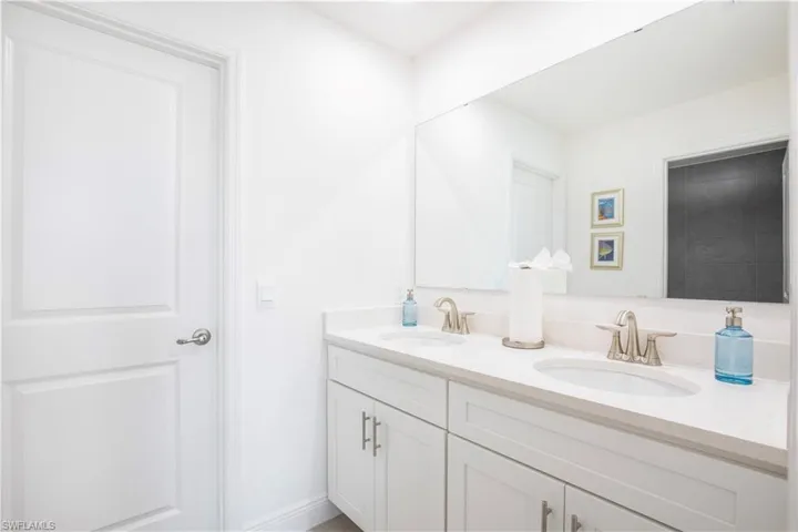 10530 Fountain Palm Cir, Bokeelia, Florida 33922
