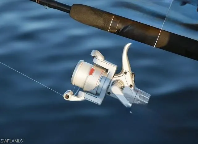 Catch redfish, snook, trout, & tarpon in Pine Island's premier inshore waters.