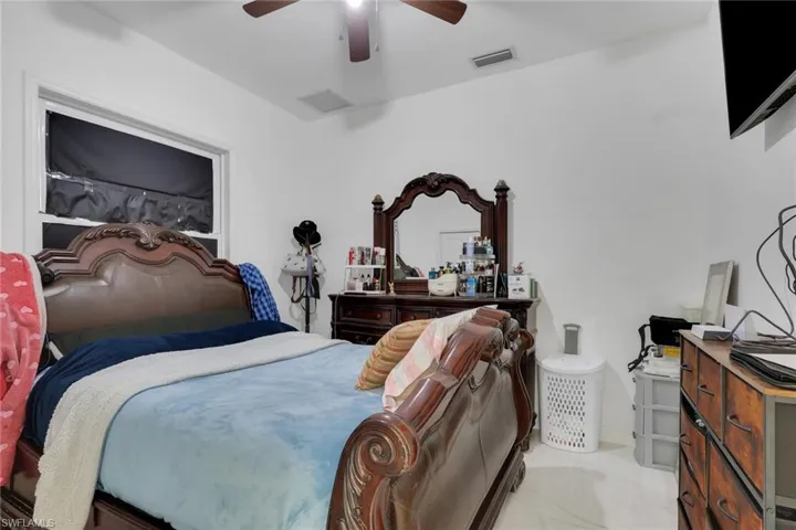 2530 22nd Ave Ne, Naples, Florida 34120