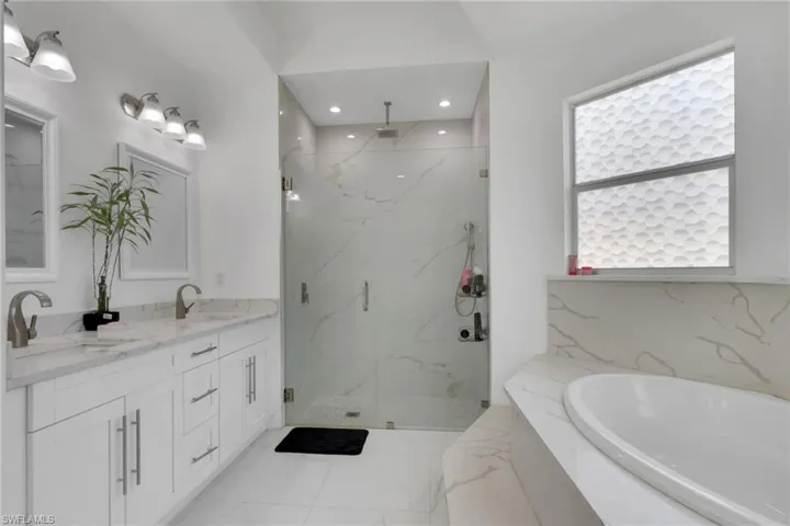 2530 22nd Ave Ne, Naples, Florida 34120