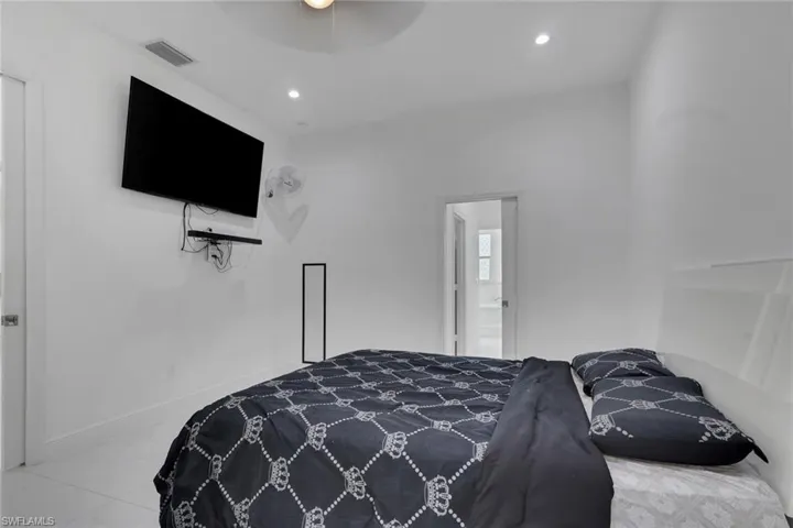 2530 22nd Ave Ne, Naples, Florida 34120