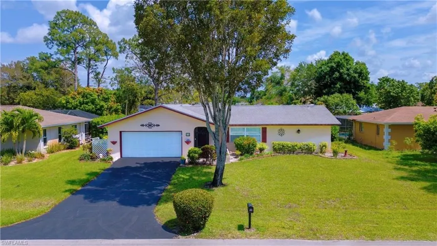 900  Roseate  DR, Naples, FL 34104