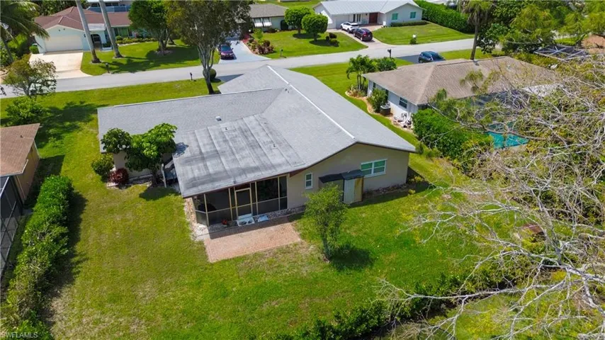 900  Roseate  DR, Naples, FL 34104