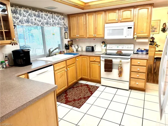 900  Roseate  DR, Naples, FL 34104
