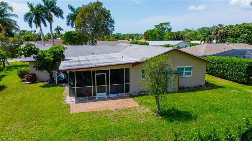 900  Roseate  DR, Naples, FL 34104