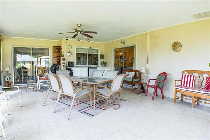 900  Roseate  DR, Naples, FL 34104