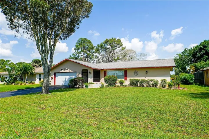 900  Roseate  DR, Naples, FL 34104