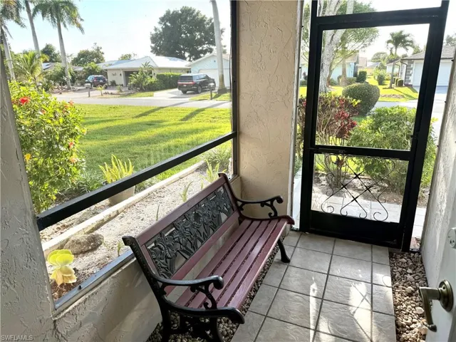 900  Roseate  DR, Naples, FL 34104
