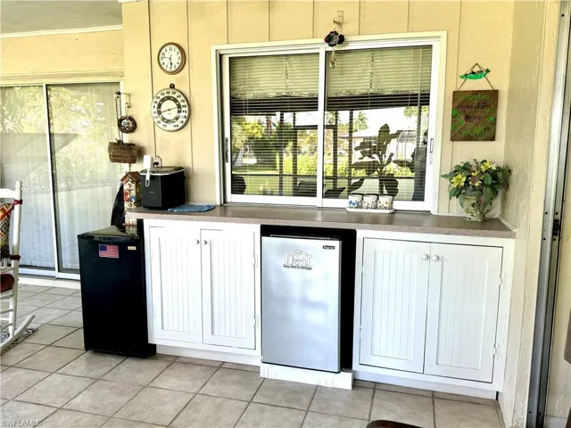 900  Roseate  DR, Naples, FL 34104