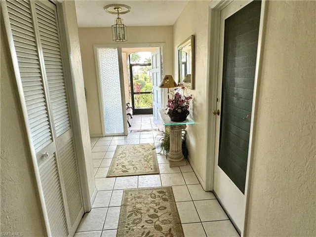 900  Roseate  DR, Naples, FL 34104