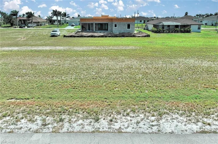 View of yard featuring a residential view