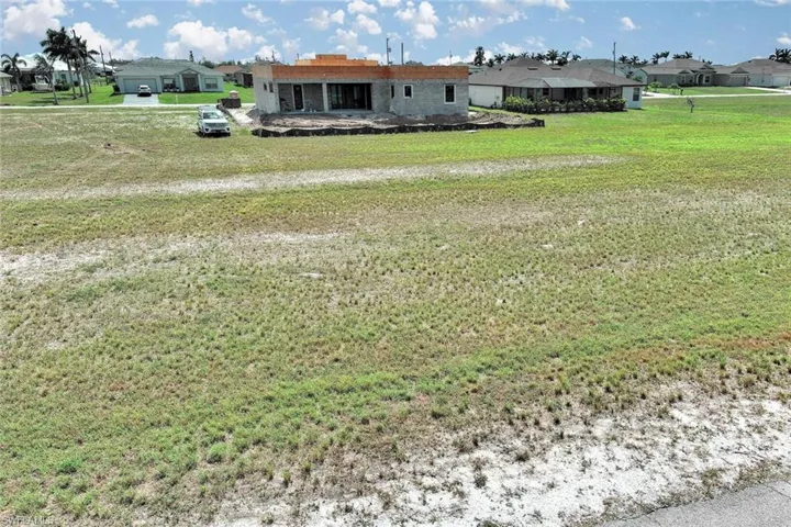 View of yard featuring a residential view