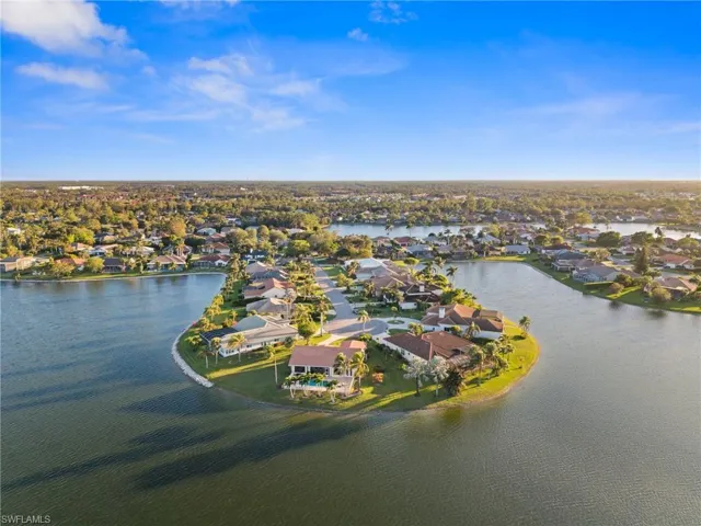 6752  Compton N LN, Naples, FL 34104