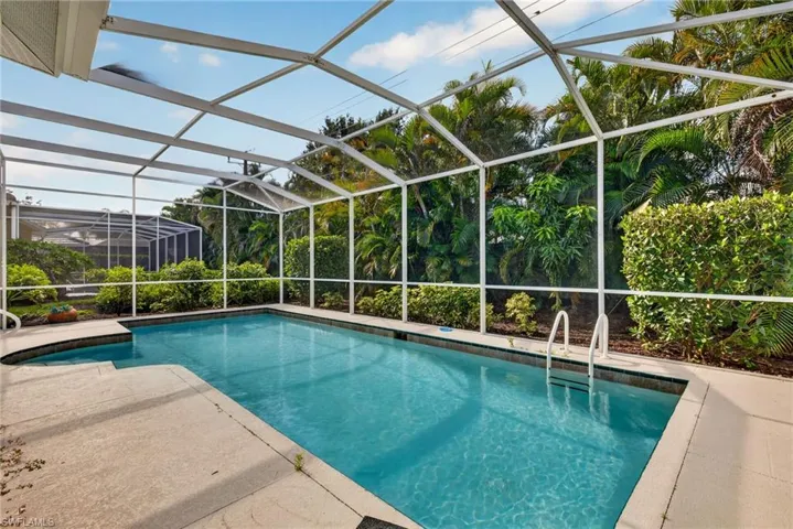1789  Winding Oaks  WAY, Naples, FL 34109