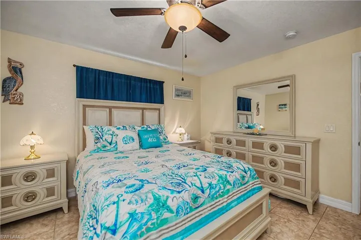 2125 Ne 10th Ave, Cape Coral, Florida 33909