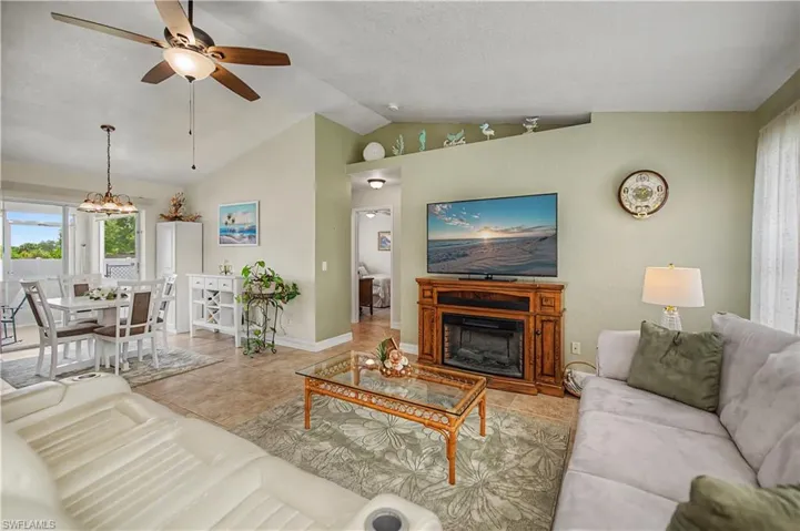 2125 Ne 10th Ave, Cape Coral, Florida 33909