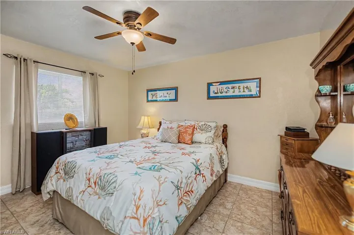 2125 Ne 10th Ave, Cape Coral, Florida 33909