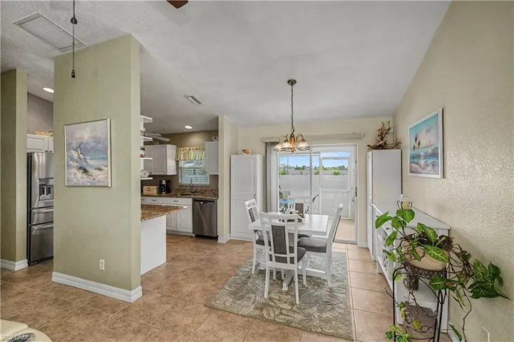 2125 Ne 10th Ave, Cape Coral, Florida 33909