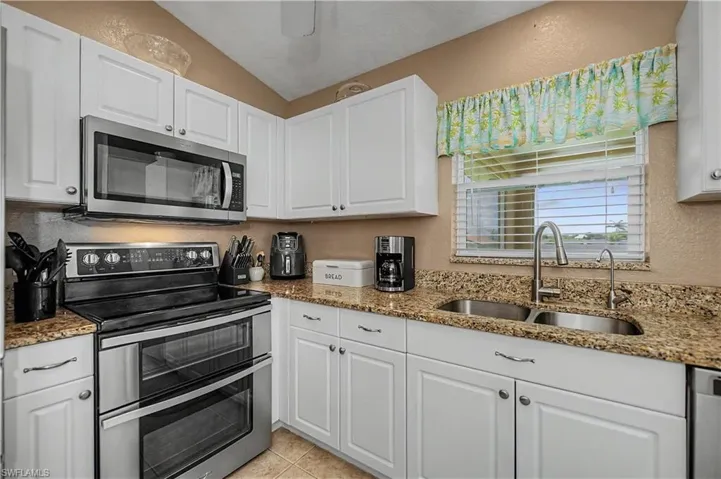 2125 Ne 10th Ave, Cape Coral, Florida 33909