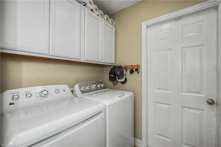 2125 Ne 10th Ave, Cape Coral, Florida 33909