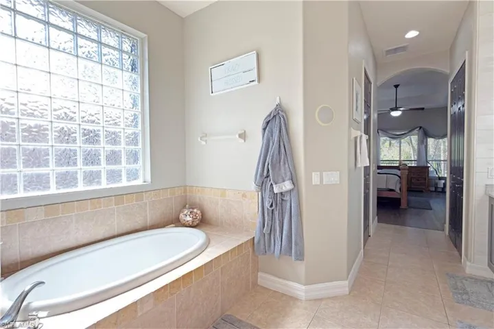 8723 S Lake Cir, Fort Myers, Florida 33908