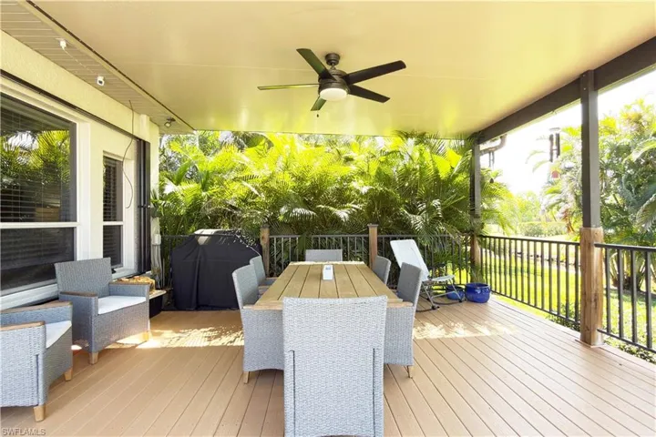 8723 S Lake Cir, Fort Myers, Florida 33908