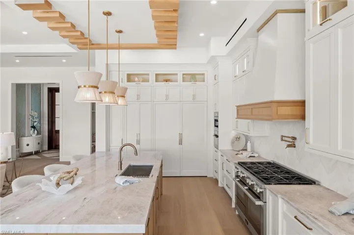 809 Wedge Dr, Naples, Florida 34103