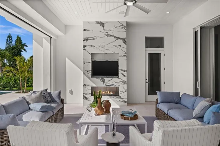 809 Wedge Dr, Naples, Florida 34103