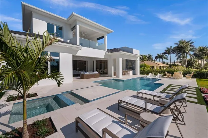 809 Wedge Dr, Naples, Florida 34103