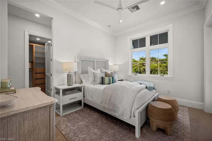 809 Wedge Dr, Naples, Florida 34103