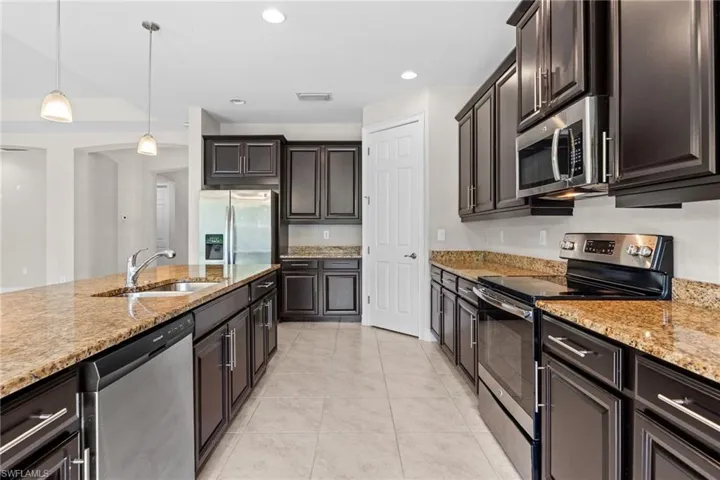 3987 Ashentree Ct, Fort Myers, Florida 33916