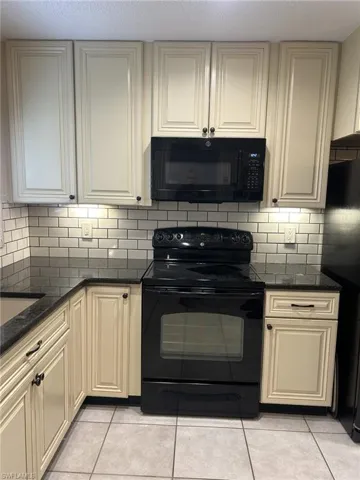 Under counter lighting and black appliance pkg