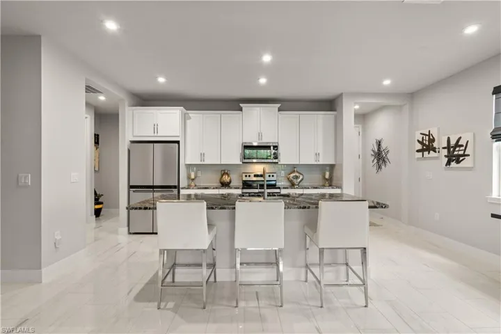 10355 Bonavie Cove Dr, Fort Myers, Florida 33966