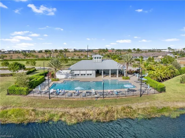 10355 Bonavie Cove Dr, Fort Myers, Florida 33966