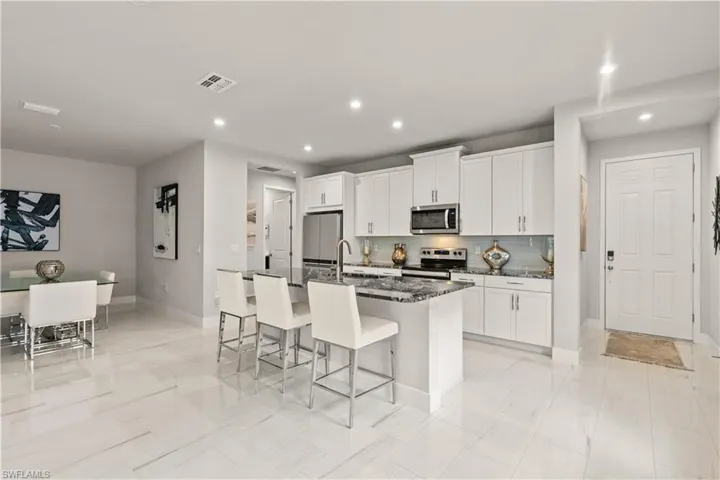 10355 Bonavie Cove Dr, Fort Myers, Florida 33966