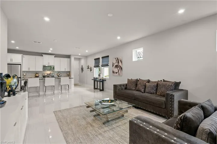 10355 Bonavie Cove Dr, Fort Myers, Florida 33966