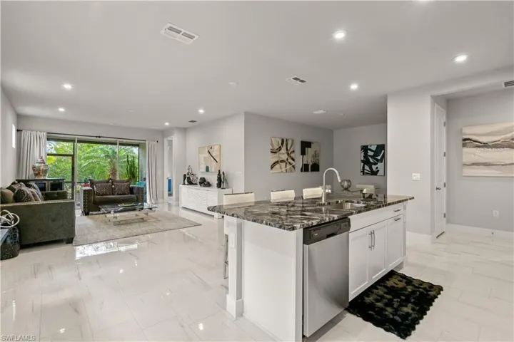 10355 Bonavie Cove Dr, Fort Myers, Florida 33966