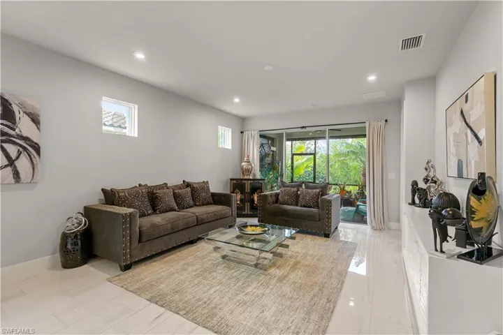 10355 Bonavie Cove Dr, Fort Myers, Florida 33966