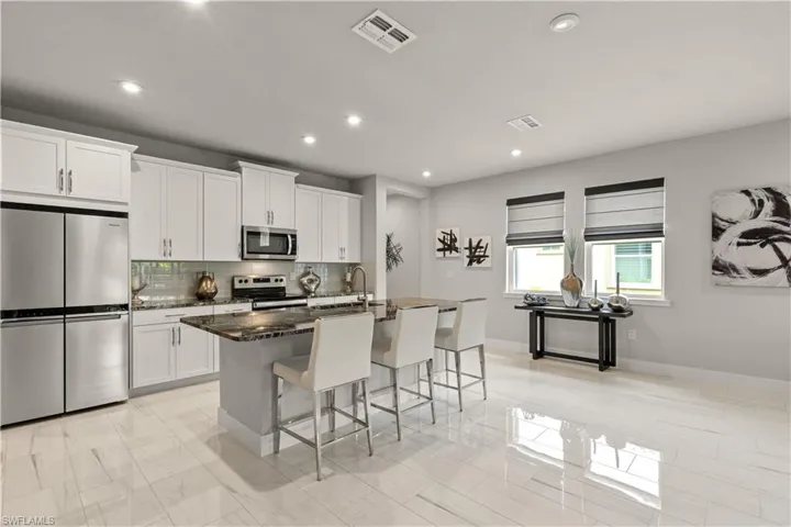 10355 Bonavie Cove Dr, Fort Myers, Florida 33966