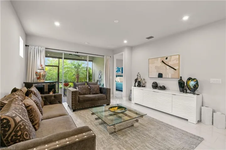 10355 Bonavie Cove Dr, Fort Myers, Florida 33966