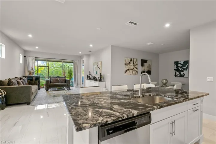 10355 Bonavie Cove Dr, Fort Myers, Florida 33966