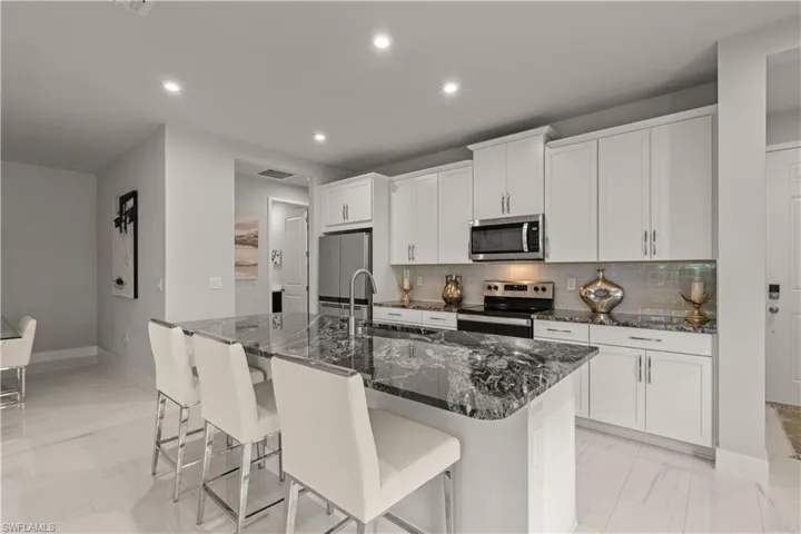 10355 Bonavie Cove Dr, Fort Myers, Florida 33966