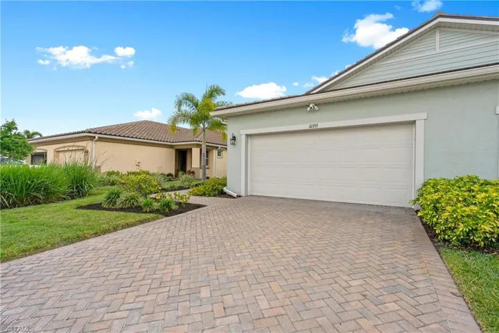10355 Bonavie Cove Dr, Fort Myers, Florida 33966