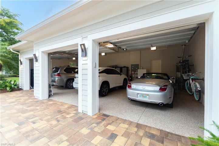 Large 3+ Car Garage