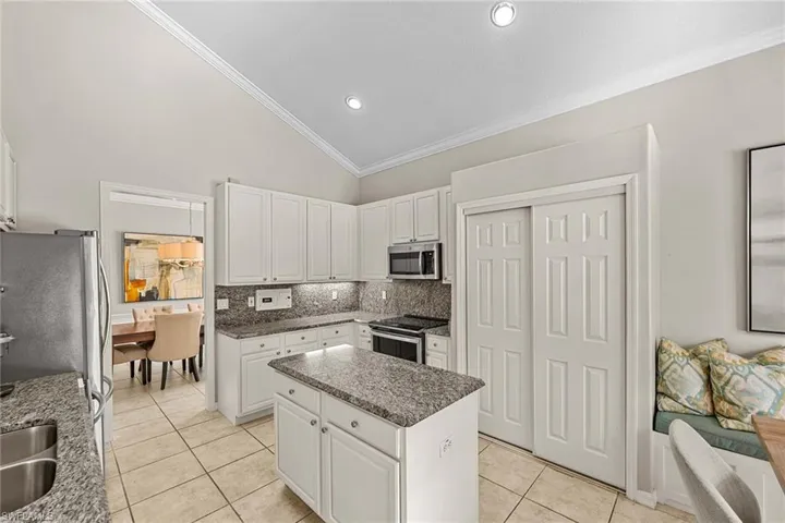 12885  Brynwood  WAY, Naples, FL 34105