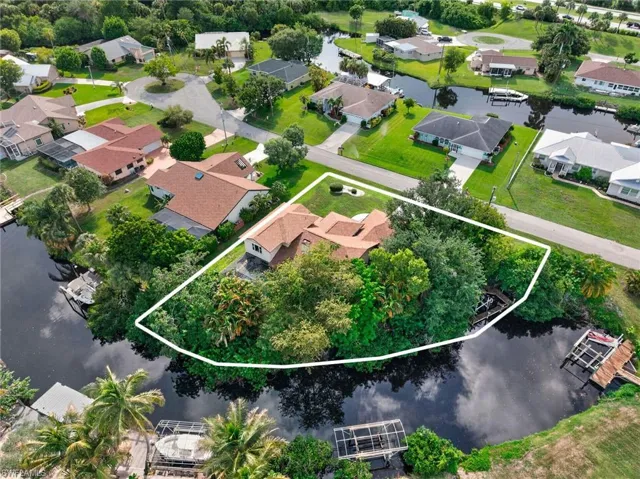 6090 Anchorline Ct, North Fort Myers, Florida 33917