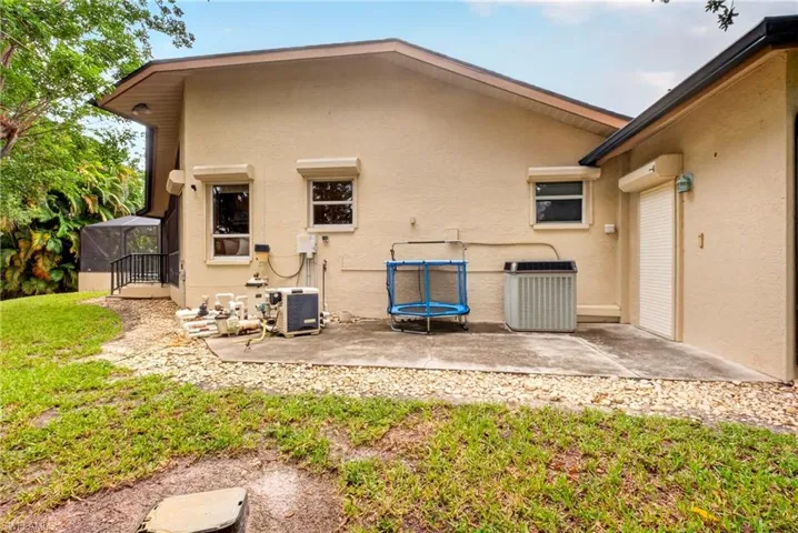 6090 Anchorline Ct, North Fort Myers, Florida 33917