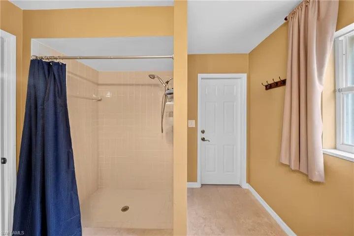6090 Anchorline Ct, North Fort Myers, Florida 33917