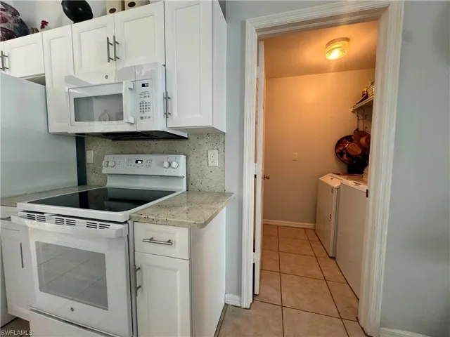 461 1st St Nw, Naples, Florida 34120