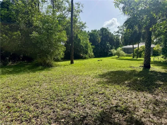 461 1st St Nw, Naples, Florida 34120